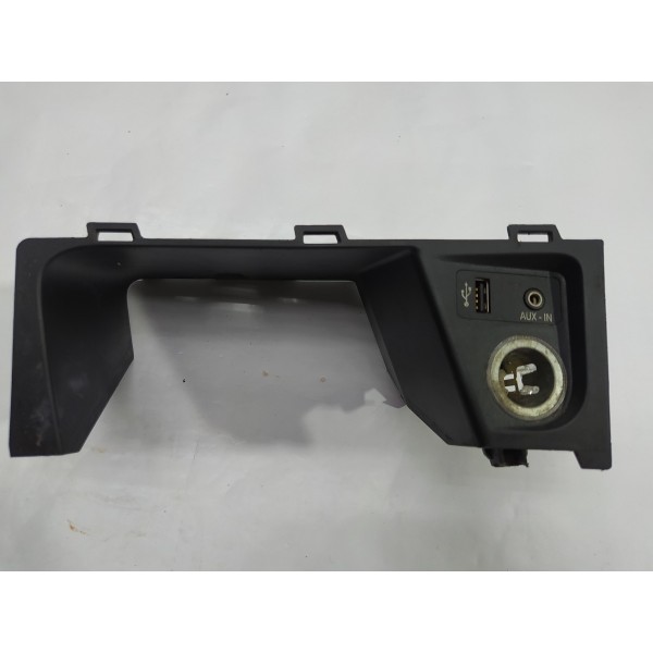 Moldura Entrada Usb Aux Tomada 12v Bmw X1 2012 105012200